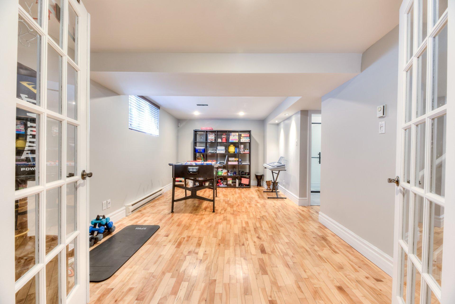 









4175


Place Victor-Barbeau

,
Montréal (Saint-Laurent),




QC
H4R2Y3

