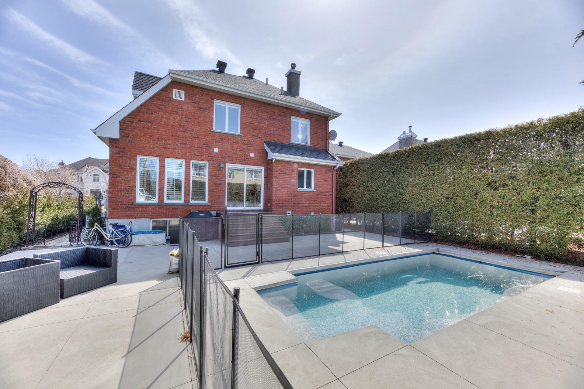 









4175


Place Victor-Barbeau

,
Montréal (Saint-Laurent),




QC
H4R2Y3

