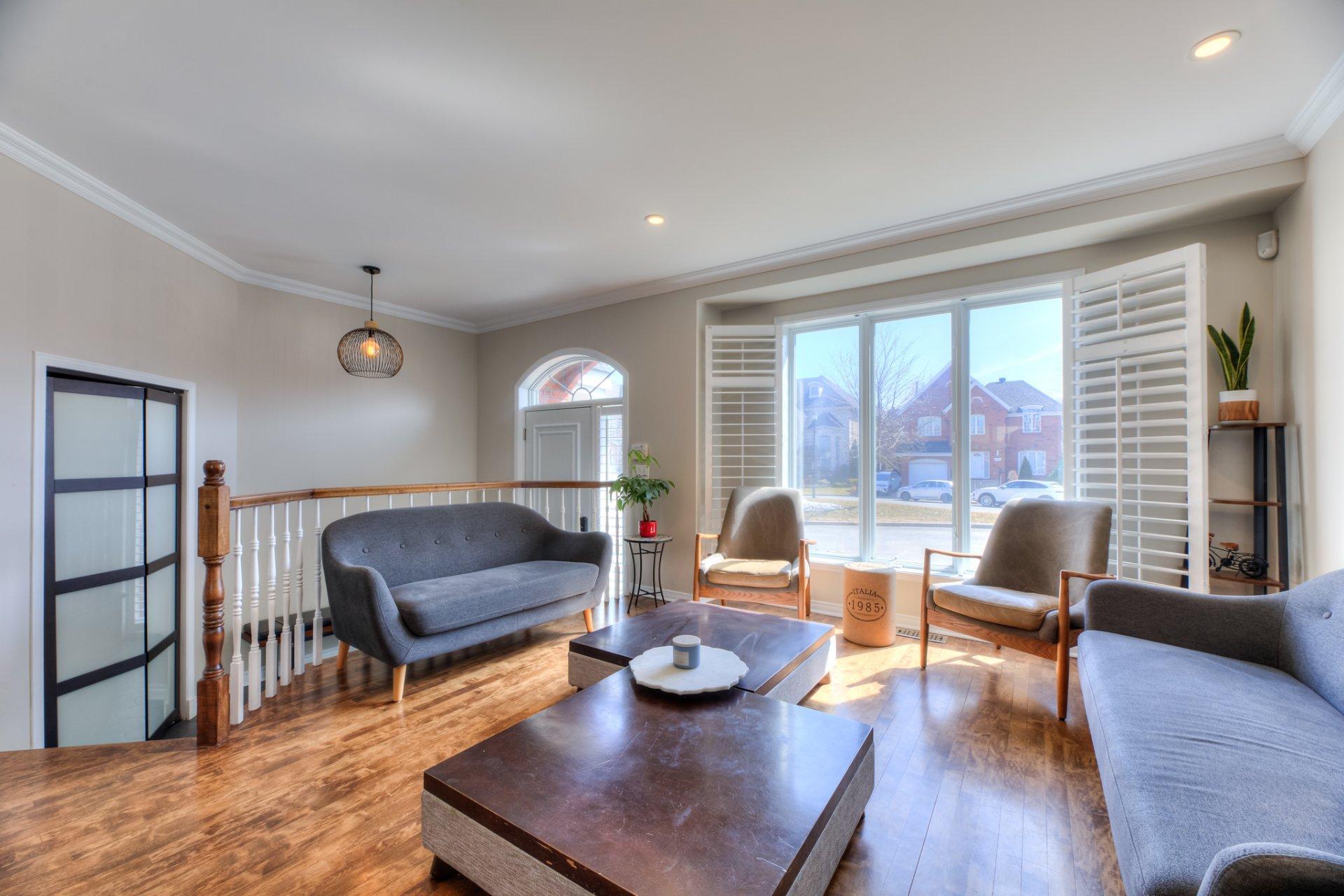









4175


Place Victor-Barbeau

,
Montréal (Saint-Laurent),




QC
H4R2Y3

