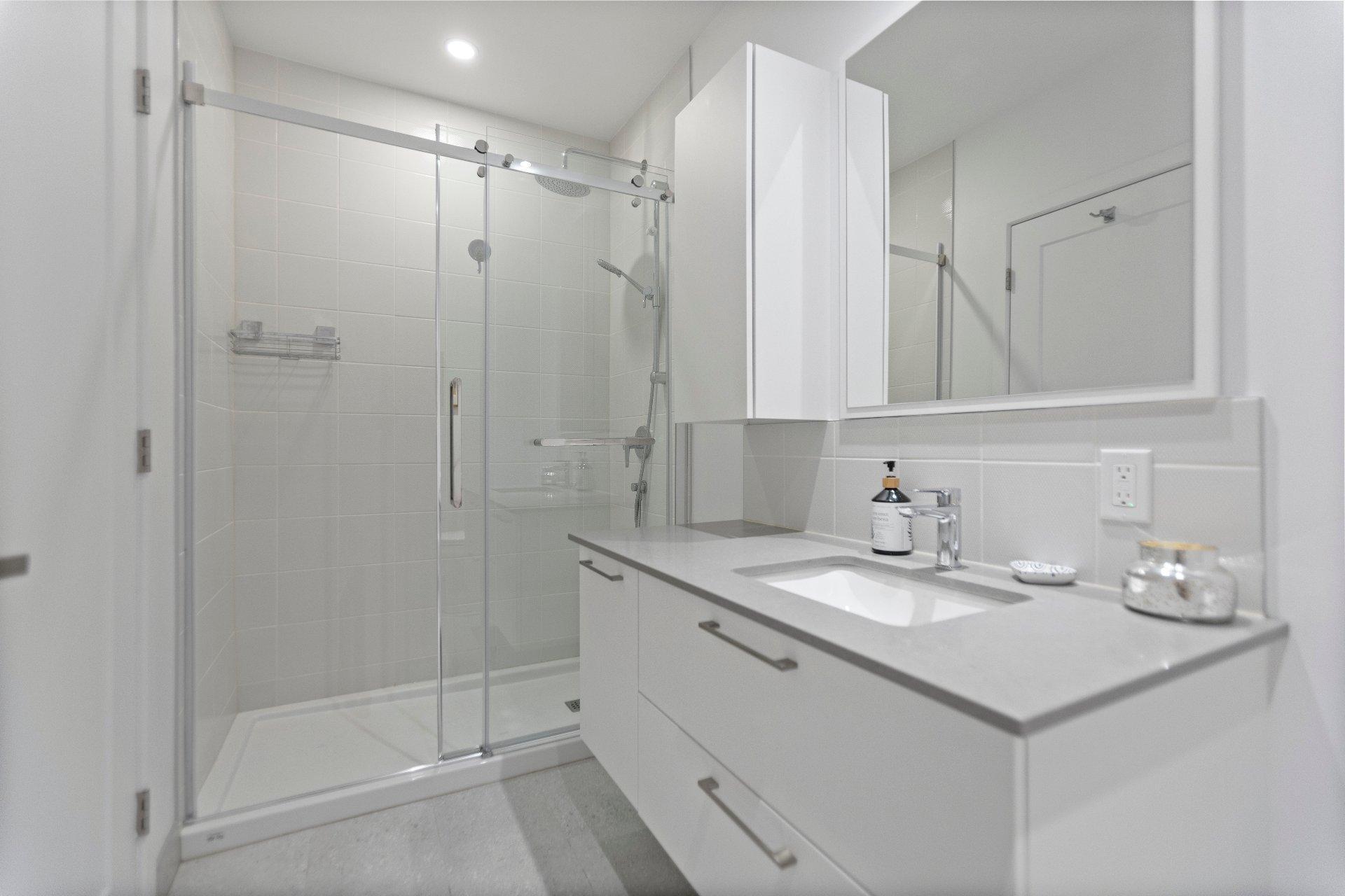 









126


Rue Frédéric-Back

,
Sainte-Anne-de-Bellevue,




QC
H9X0B5

