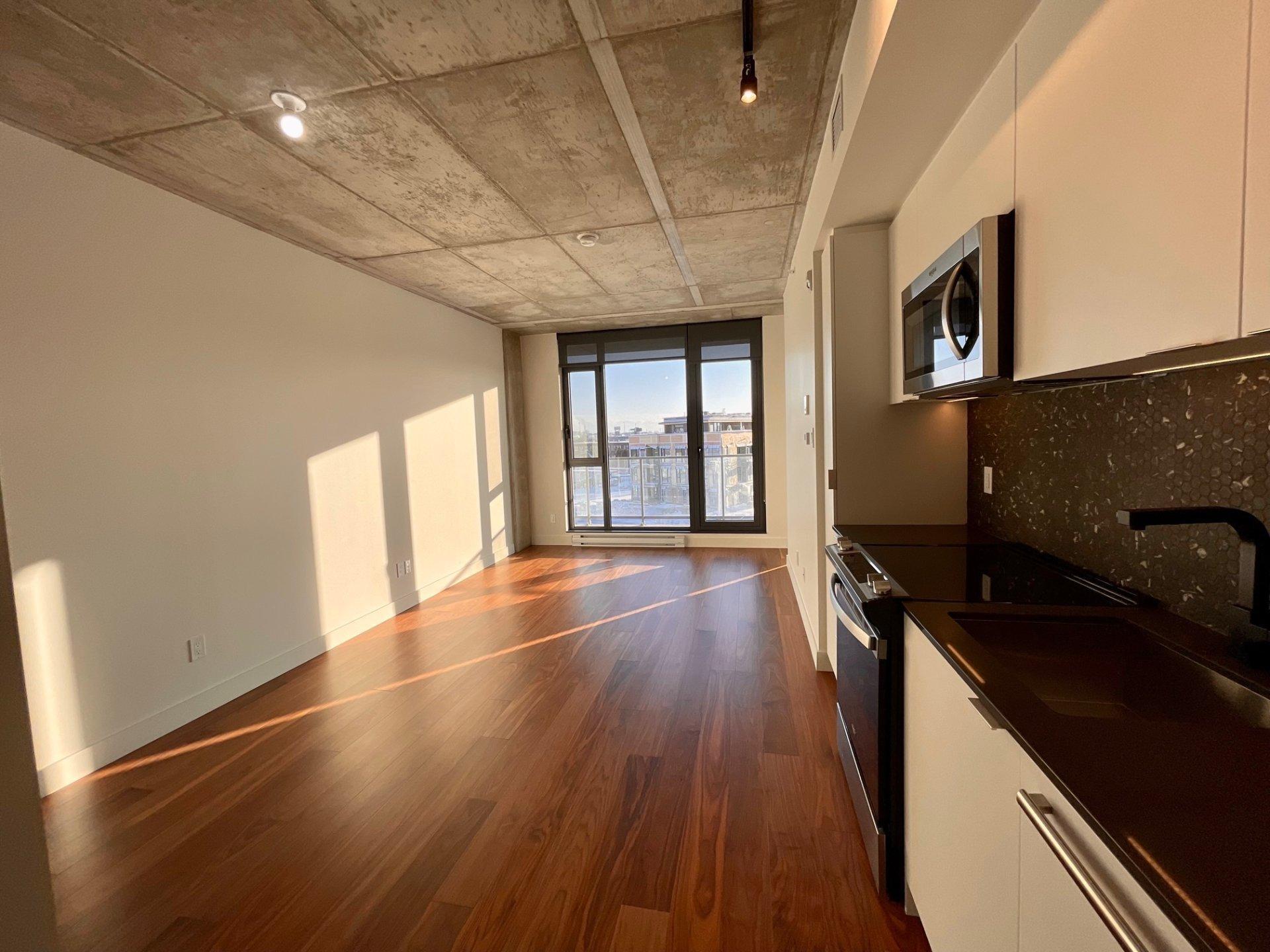 









200


Boul. Marcel-Laurin

, 421,
Montréal (Saint-Laurent),




QC
H4M2B9

