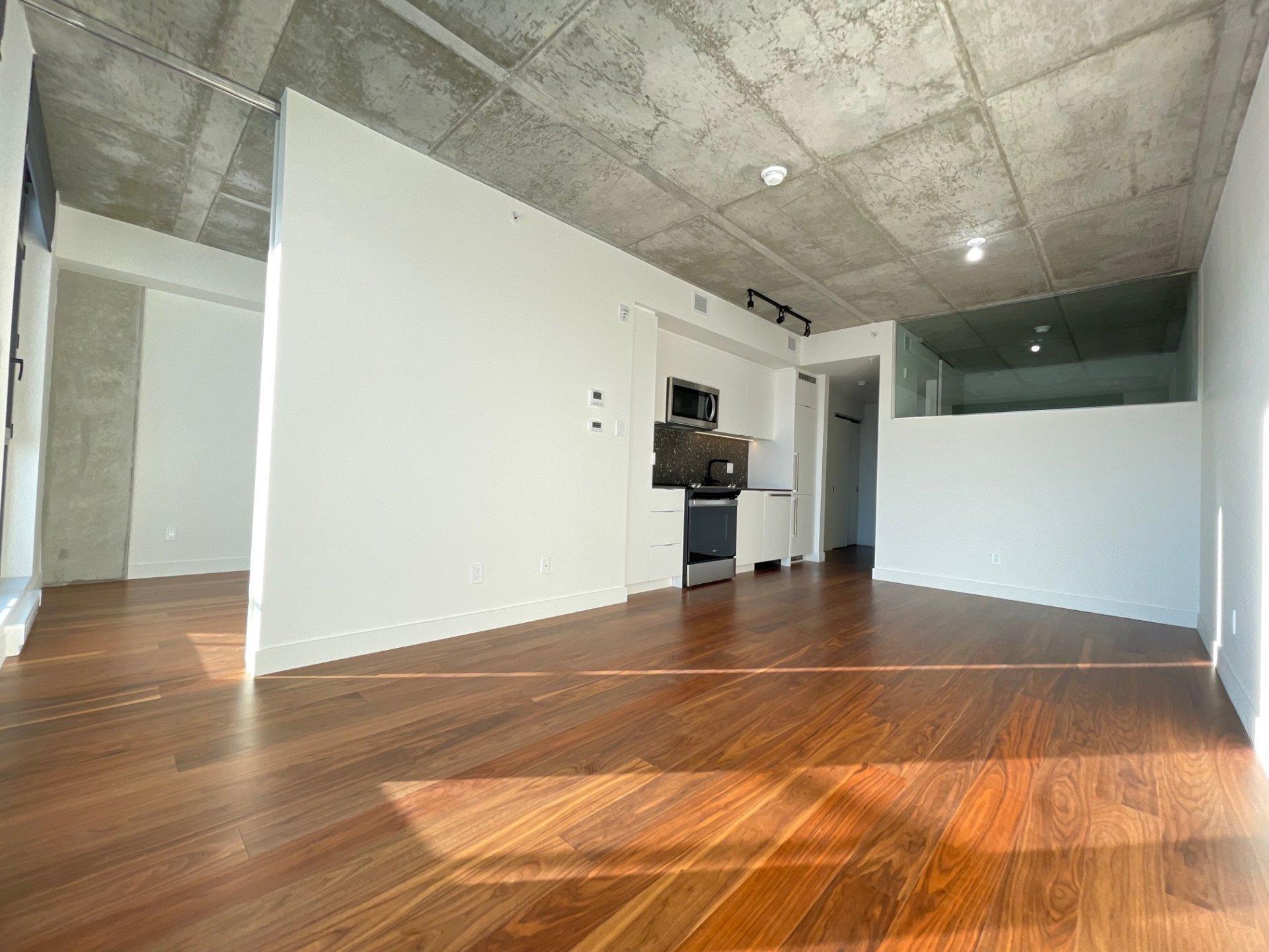 









200


Boul. Marcel-Laurin

, 421,
Montréal (Saint-Laurent),




QC
H4M2B9

