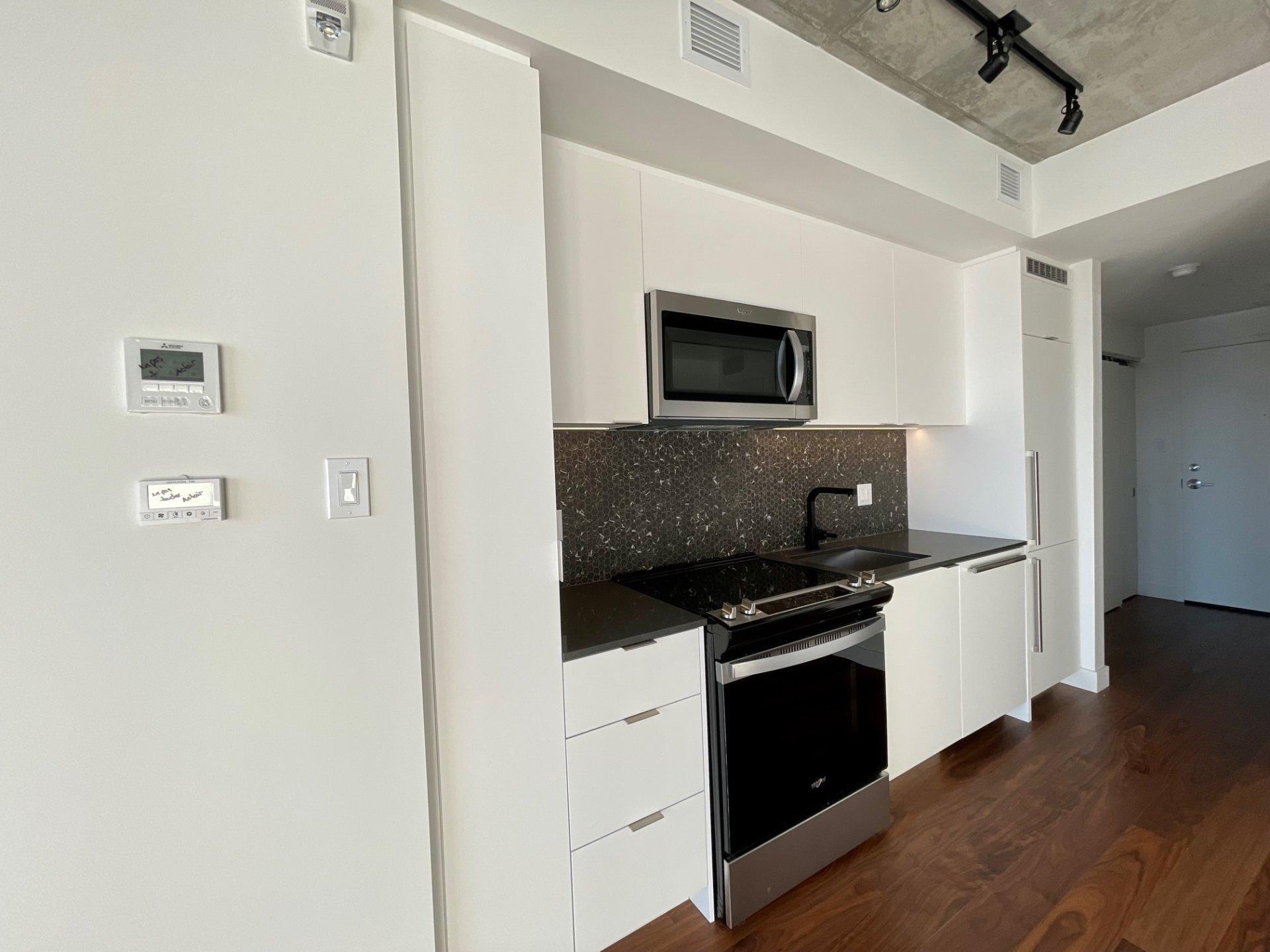 









200


Boul. Marcel-Laurin

, 421,
Montréal (Saint-Laurent),




QC
H4M2B9

