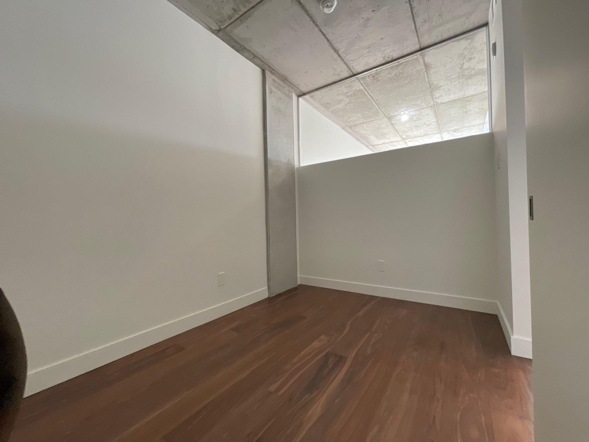 









200


Boul. Marcel-Laurin

, 421,
Montréal (Saint-Laurent),




QC
H4M2B9

