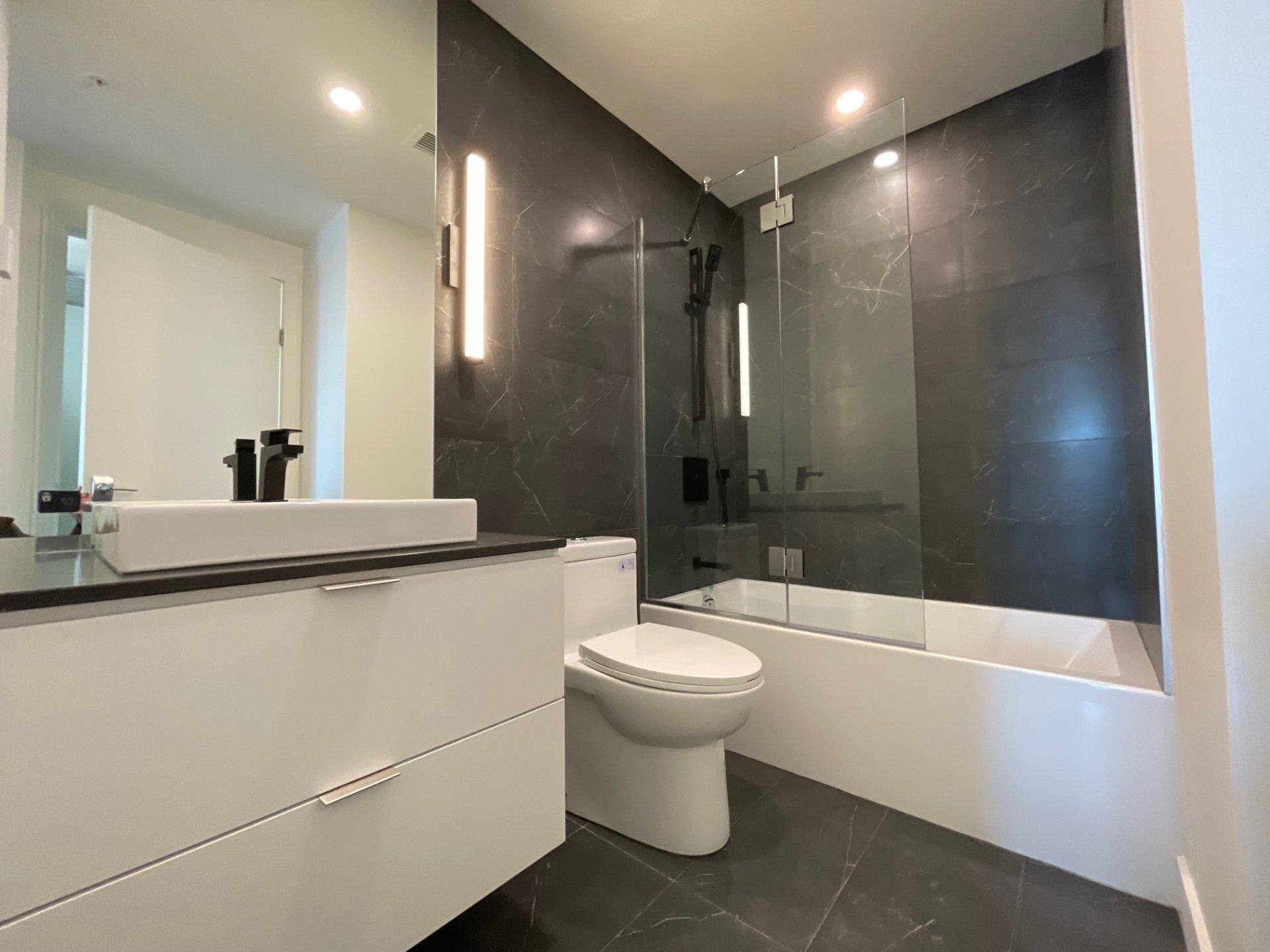 









200


Boul. Marcel-Laurin

, 421,
Montréal (Saint-Laurent),




QC
H4M2B9

