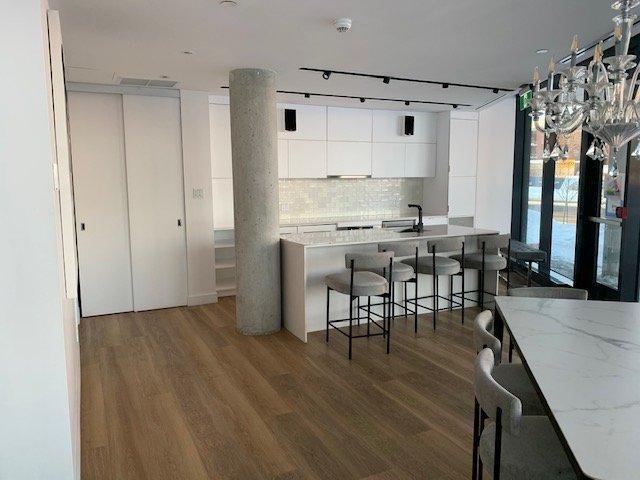 









200


Boul. Marcel-Laurin

, 421,
Montréal (Saint-Laurent),




QC
H4M2B9

