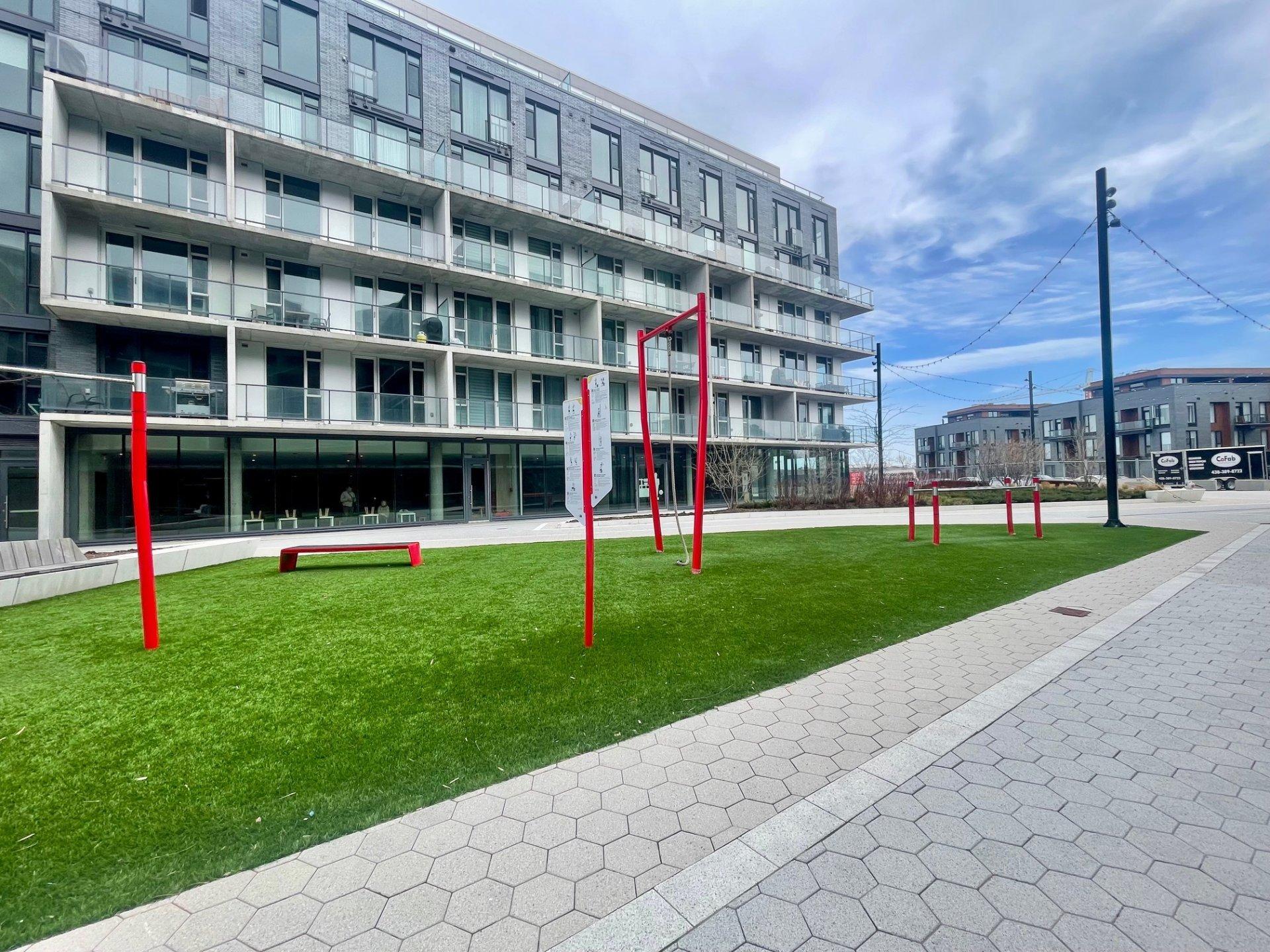 









200


Boul. Marcel-Laurin

, 421,
Montréal (Saint-Laurent),




QC
H4M2B9

