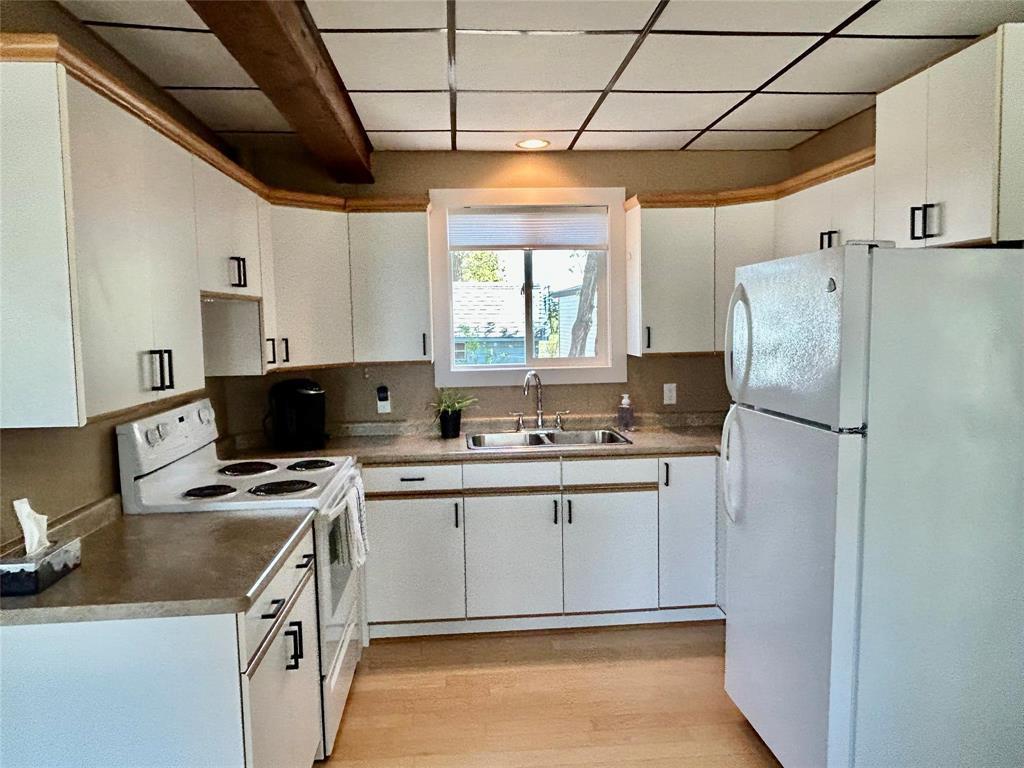 












316 Hall Drive

,
Pelican Lake,




Manitoba
R0K1R0

