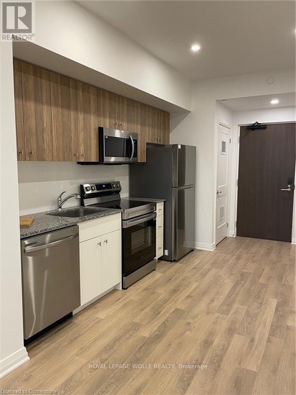 












412 - 101 GOLDEN EAGLE ROAD

,
Waterloo,




Ontario
N2V1C3

