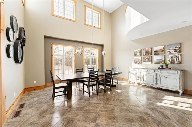 









584


Fraser

RD,
Winnipeg,




MB
R2N 4B4

