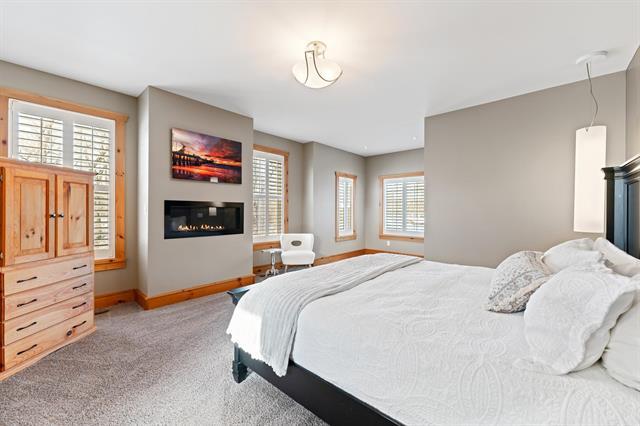









584


Fraser

RD,
Winnipeg,




MB
R2N 4B4

