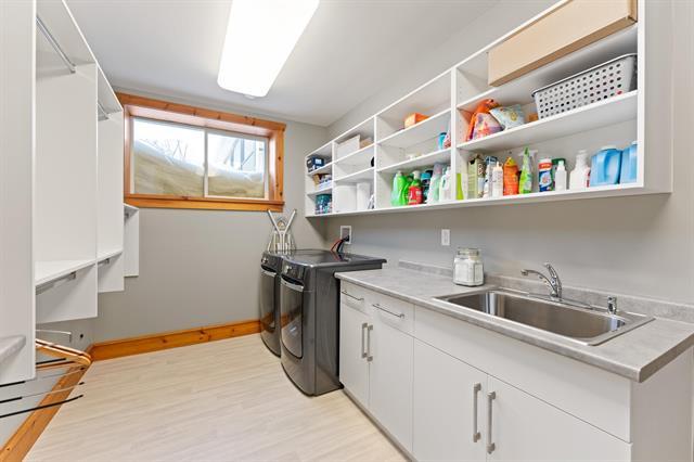 









584


Fraser

RD,
Winnipeg,




MB
R2N 4B4

