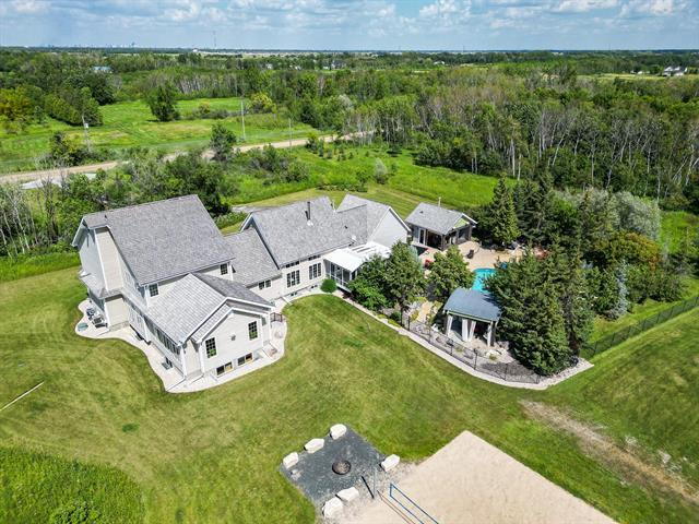 









584


Fraser

RD,
Winnipeg,




MB
R2N 4B4

