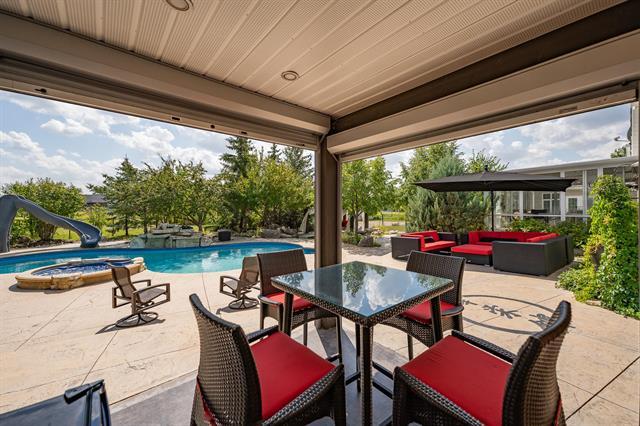 









584


Fraser

RD,
Winnipeg,




MB
R2N 4B4

