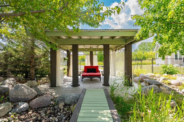 









584


Fraser

RD,
Winnipeg,




MB
R2N 4B4

