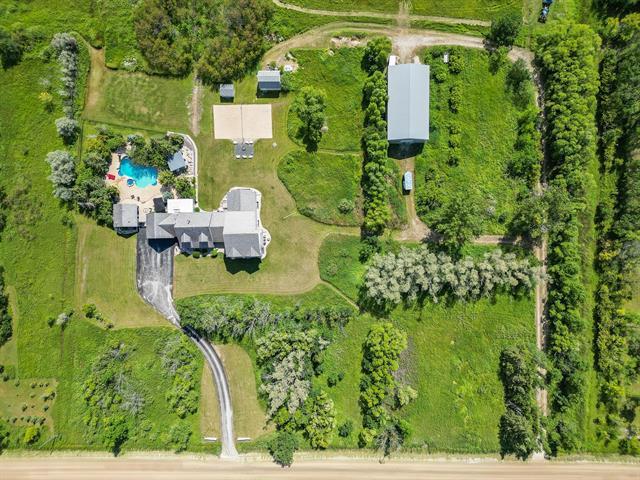 









584


Fraser

RD,
Winnipeg,




MB
R2N 4B4

