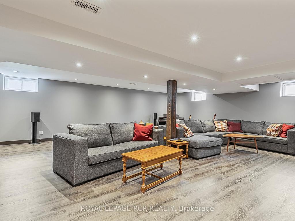 









1


Beech Tree

Lane,
Whitchurch-Stouffville,




ON
L4A 7X4

