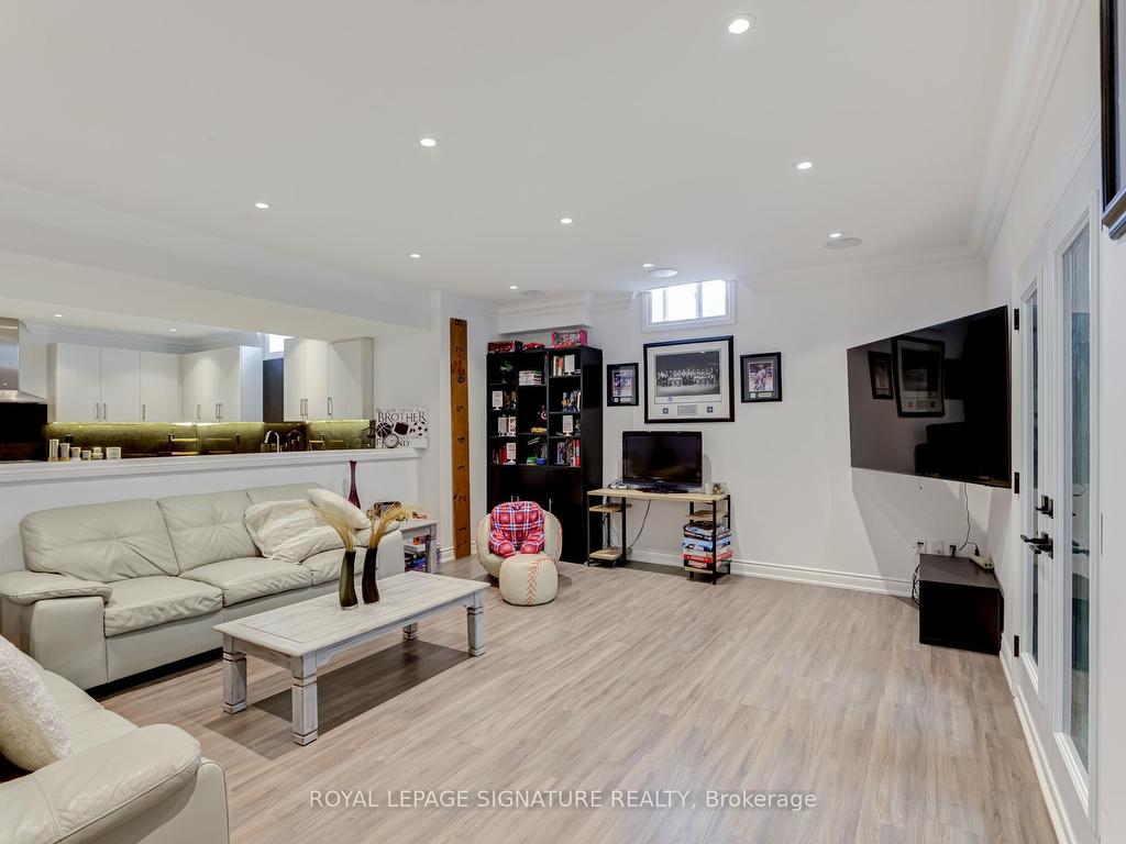 









40


James Stokes

Court,
King,




ON
L7B 0M8

