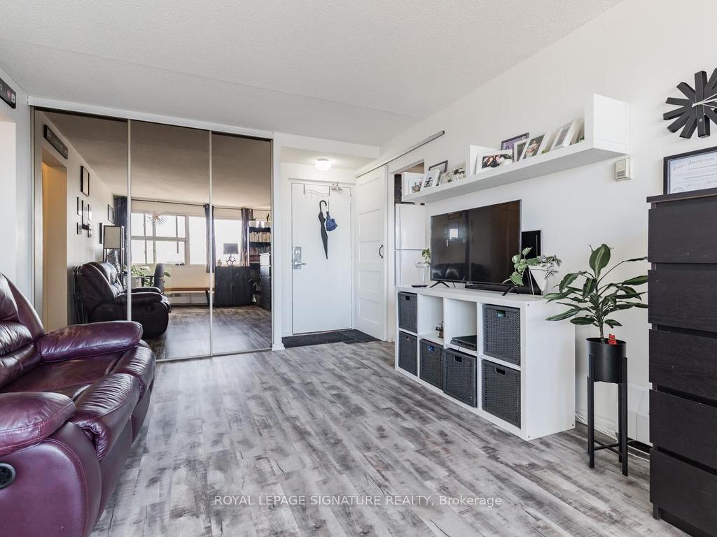 









725


Don Mills

Road, 2604,
Toronto,




ON
M3C 1S6

