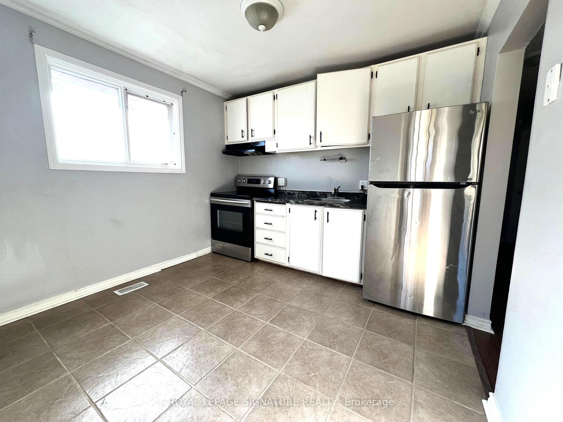 









552


Monteith

Avenue, Main,
Oshawa,




ON
L1J 1C9

