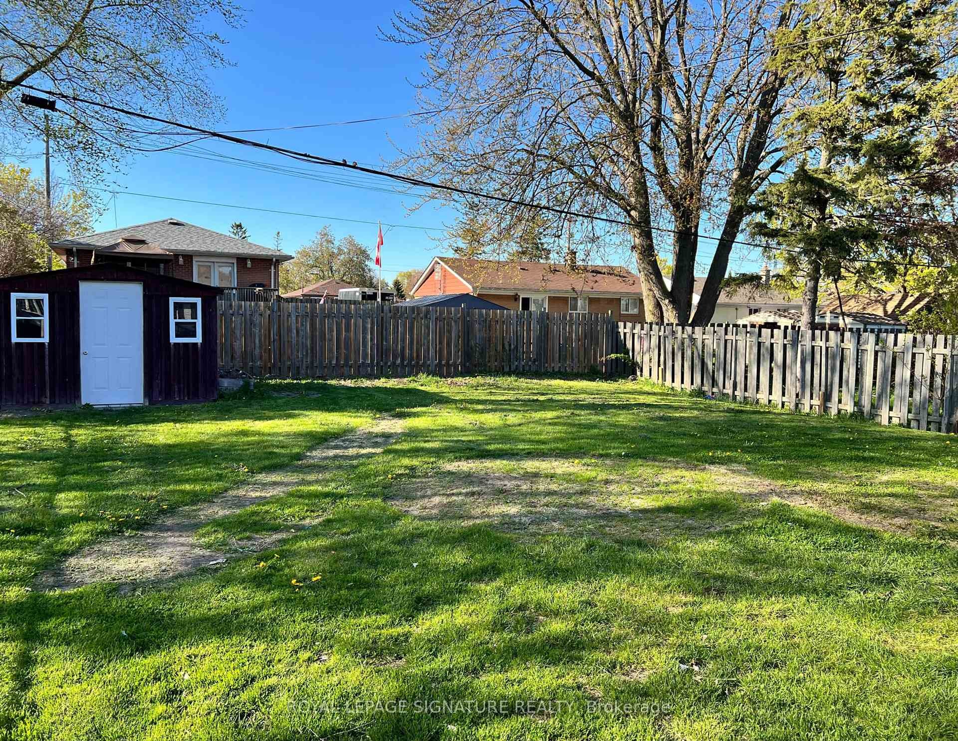 









552


Monteith

Avenue, Main,
Oshawa,




ON
L1J 1C9

