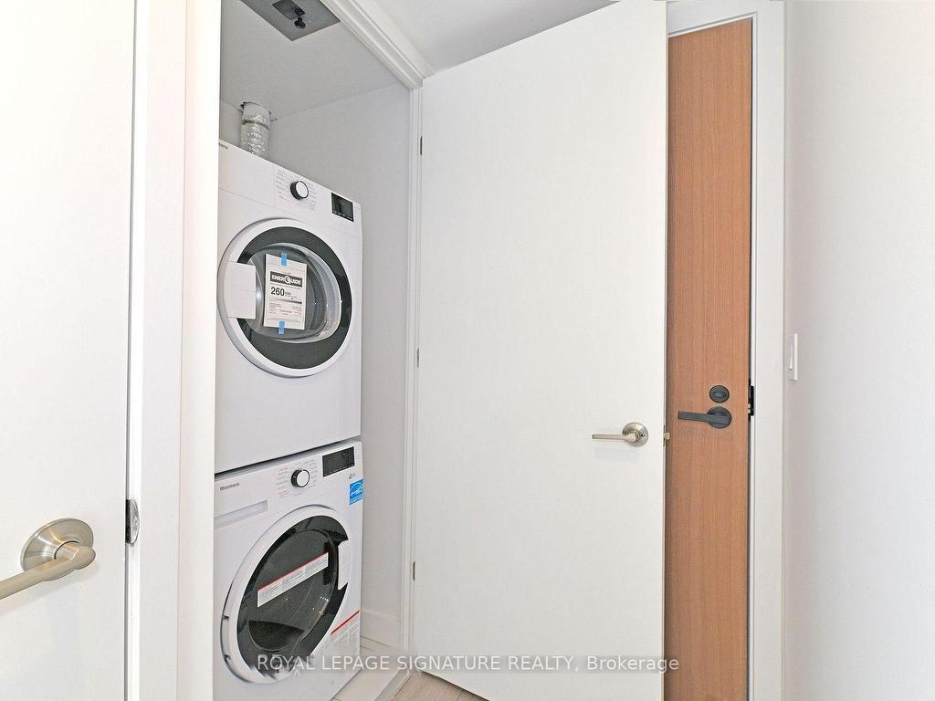 









8


Tippett

Road, 319,
Toronto,




ON
M3H 0E7

