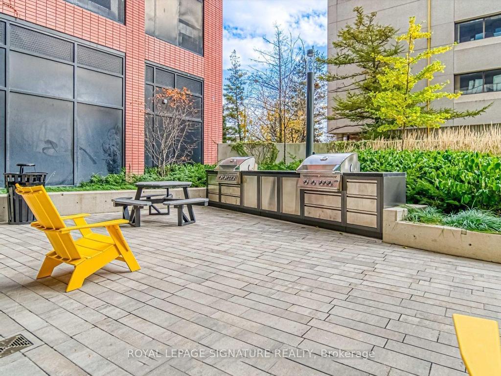 









8


Tippett

Road, 319,
Toronto,




ON
M3H 0E7

