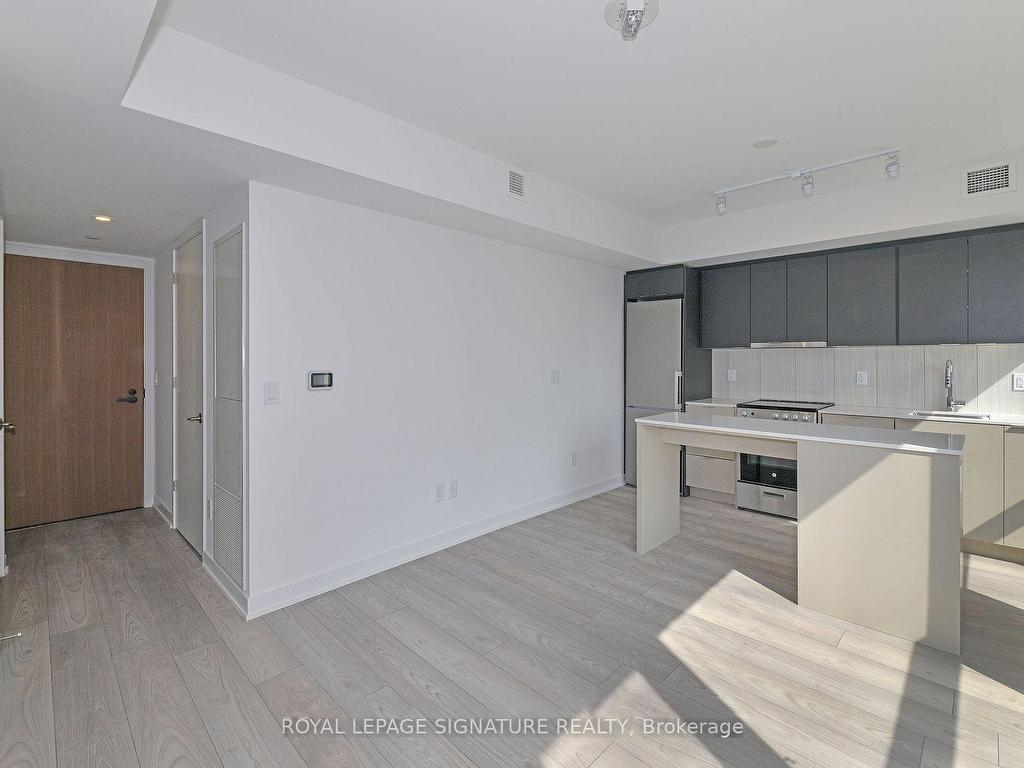 









8


Tippett

Road, 319,
Toronto,




ON
M3H 0E7

