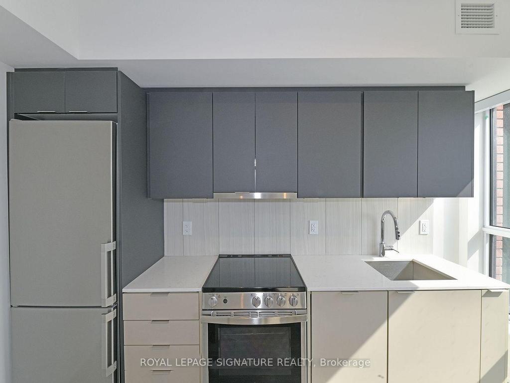 









8


Tippett

Road, 319,
Toronto,




ON
M3H 0E7

