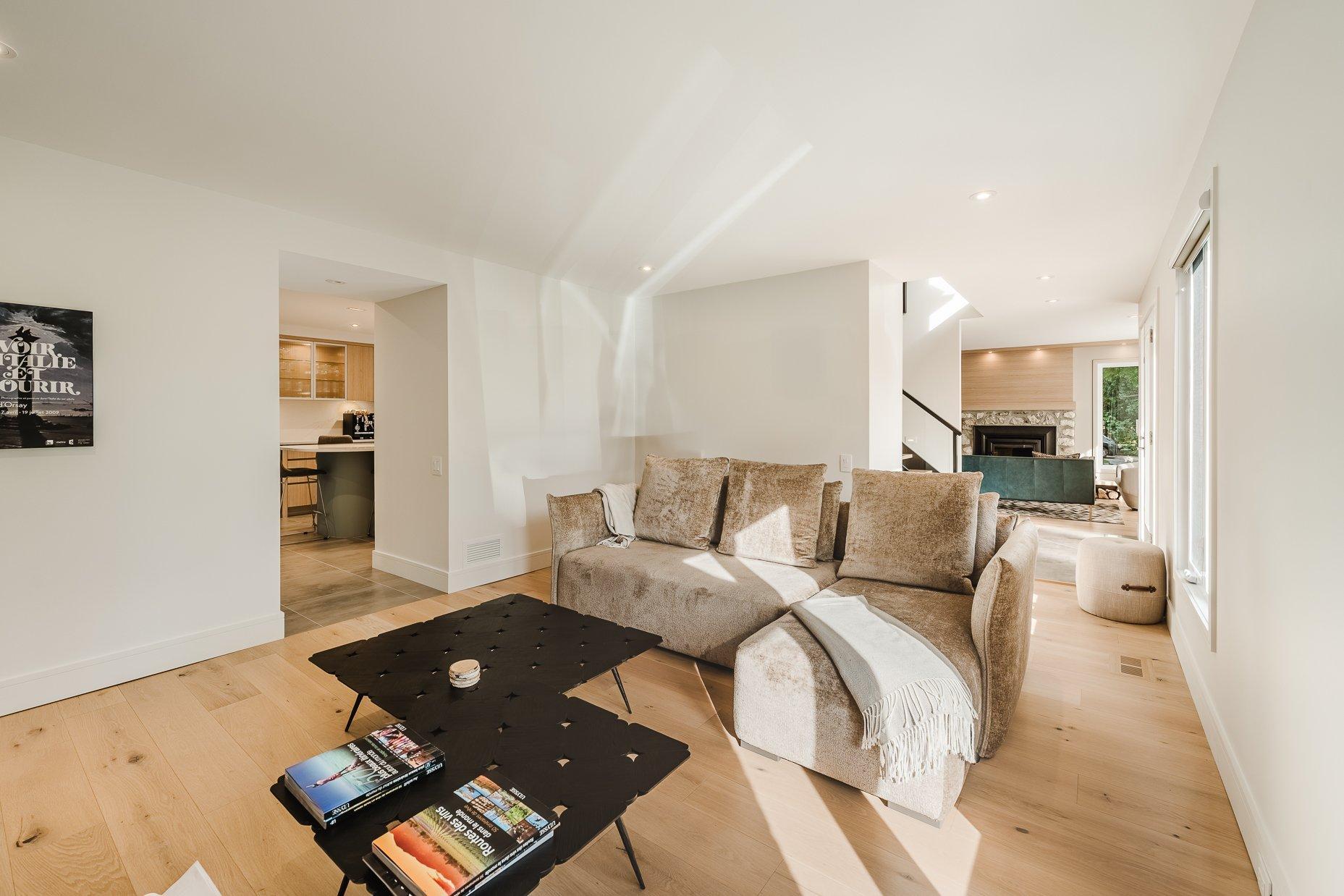 









264


Rue du Champ-Doré

,
Saint-Mathieu-de-Beloeil,




QC
J3G0G5

