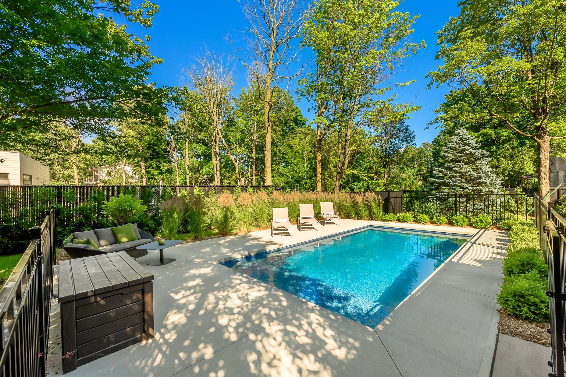 









264


Rue du Champ-Doré

,
Saint-Mathieu-de-Beloeil,




QC
J3G0G5

