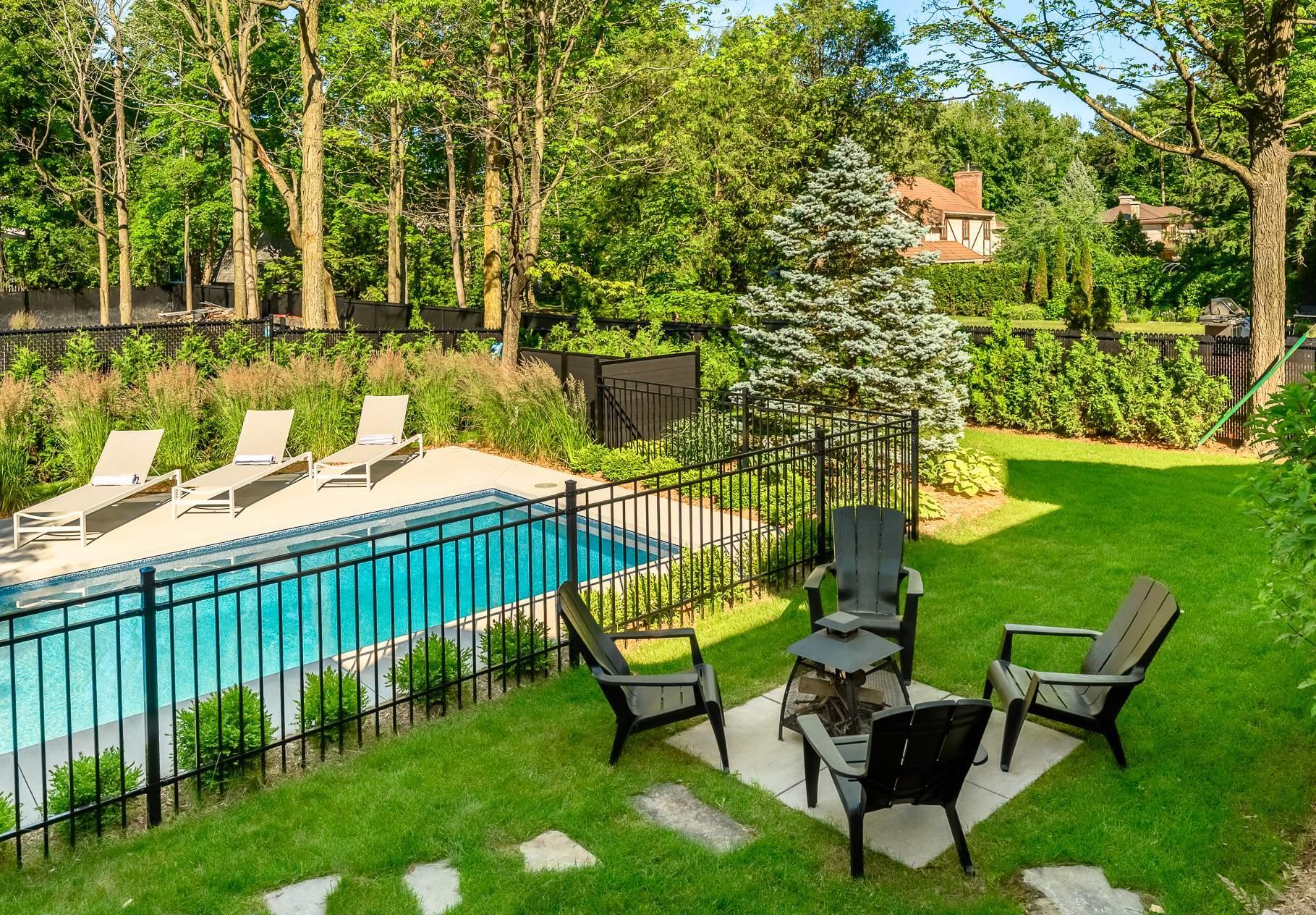 









264


Rue du Champ-Doré

,
Saint-Mathieu-de-Beloeil,




QC
J3G0G5

