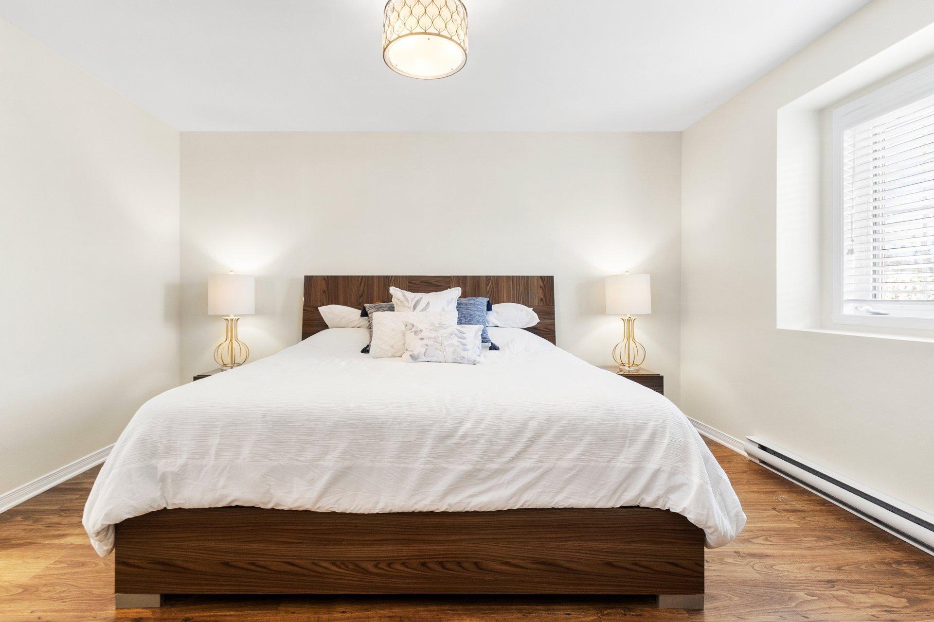 









2043


Rue de Bordeaux

,
Vaudreuil-Dorion,




QC
J7V9P8

