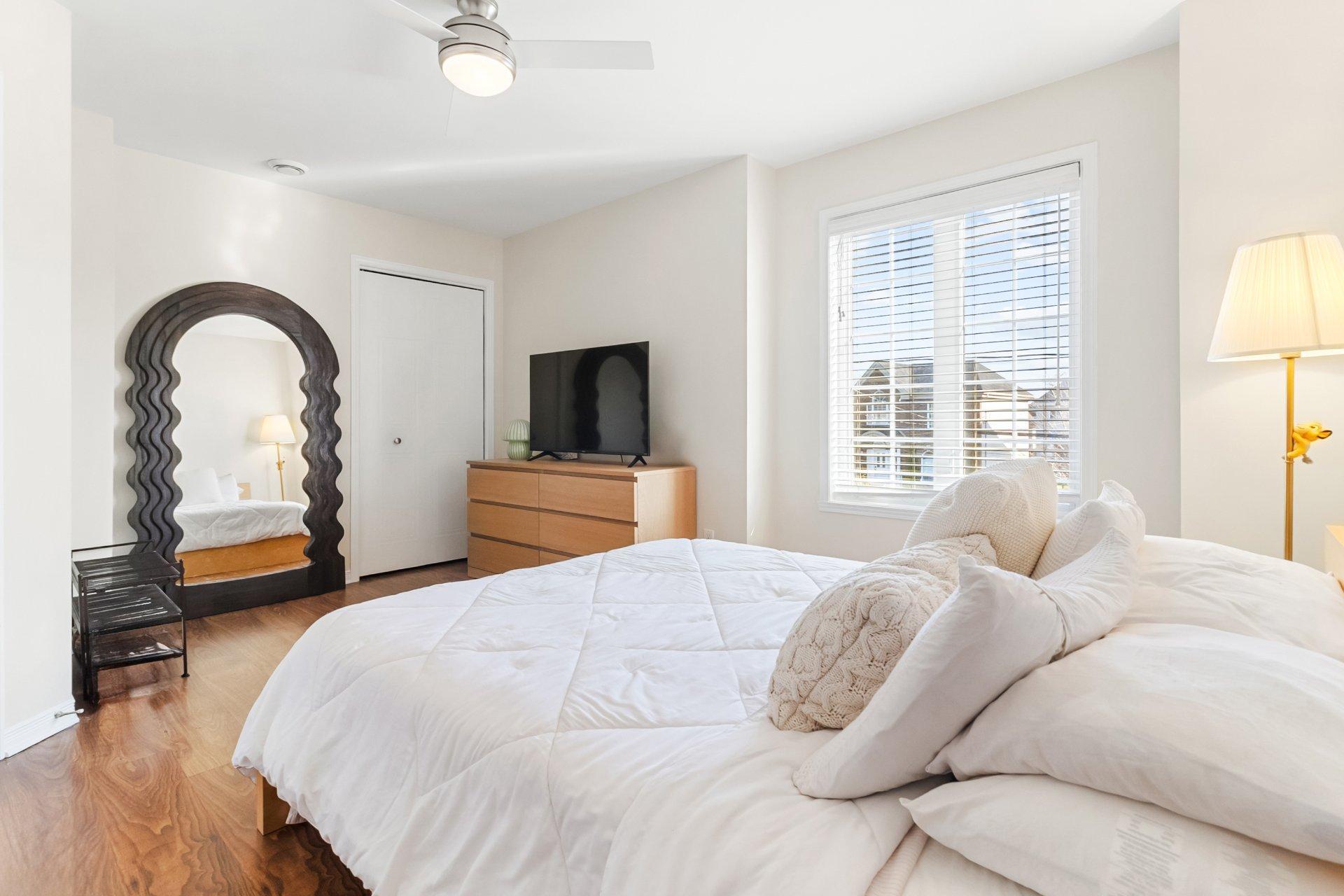 









2043


Rue de Bordeaux

,
Vaudreuil-Dorion,




QC
J7V9P8

