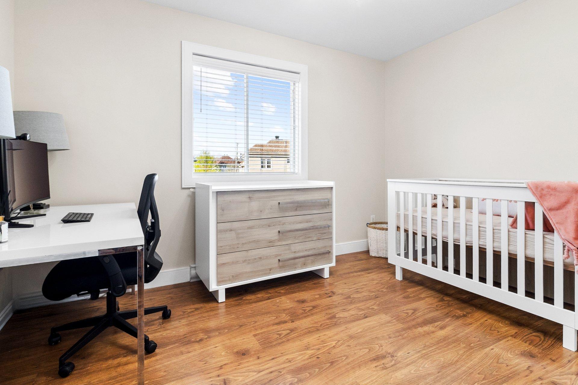









2043


Rue de Bordeaux

,
Vaudreuil-Dorion,




QC
J7V9P8

