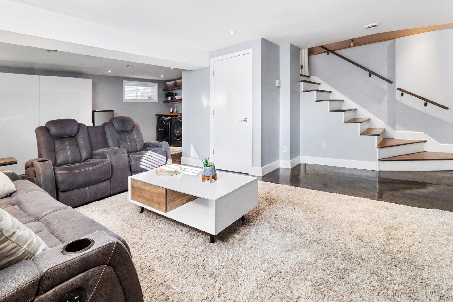 









2043


Rue de Bordeaux

,
Vaudreuil-Dorion,




QC
J7V9P8

