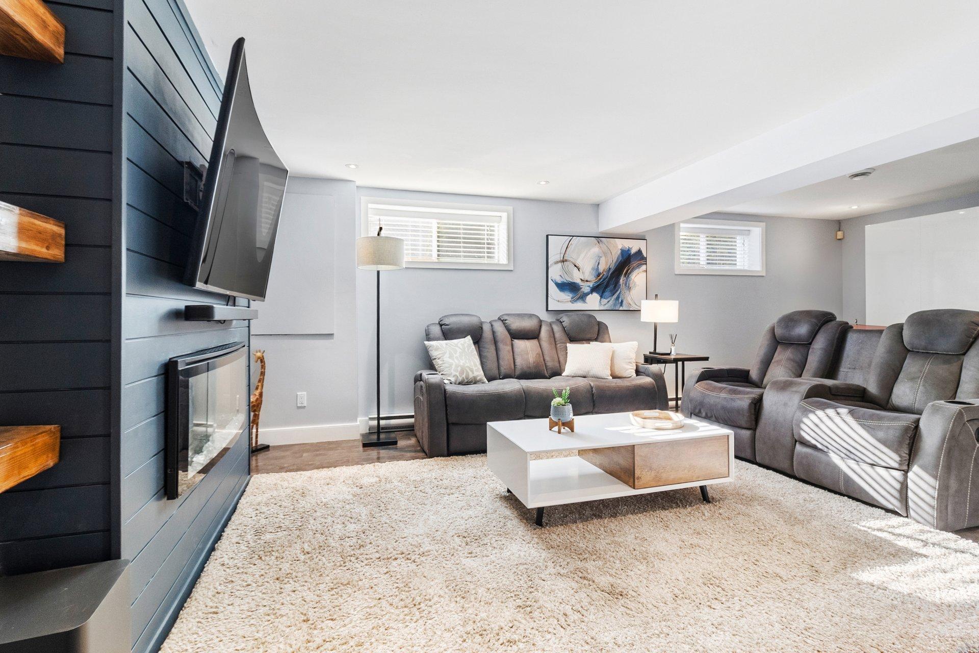 









2043


Rue de Bordeaux

,
Vaudreuil-Dorion,




QC
J7V9P8

