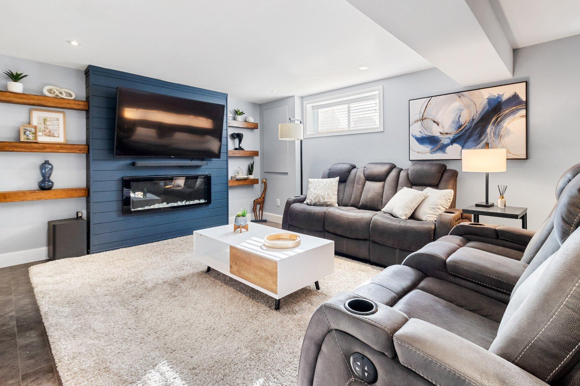 









2043


Rue de Bordeaux

,
Vaudreuil-Dorion,




QC
J7V9P8

