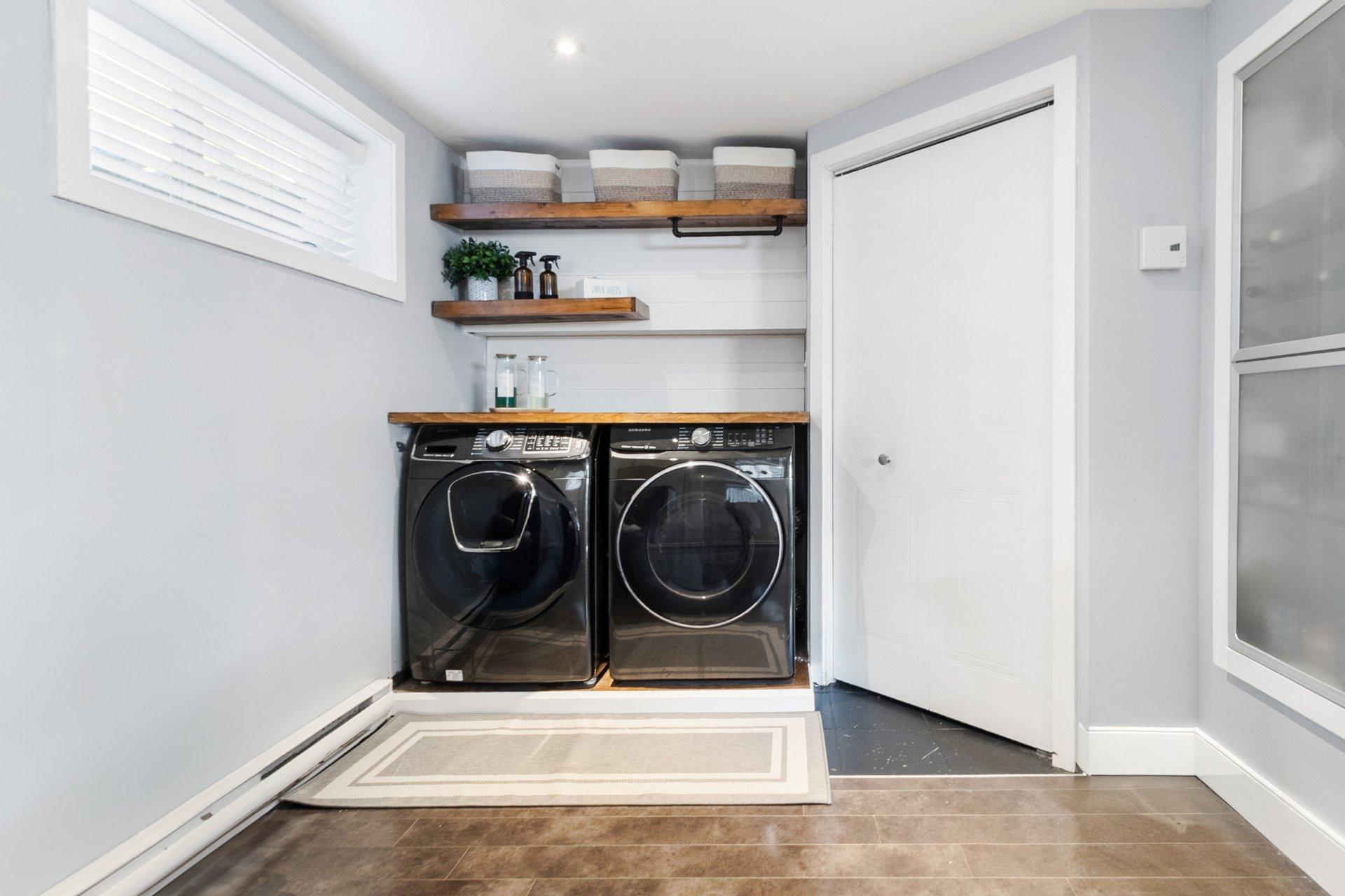 









2043


Rue de Bordeaux

,
Vaudreuil-Dorion,




QC
J7V9P8

