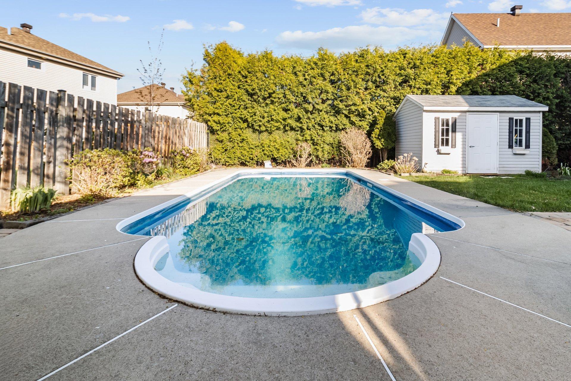 









2043


Rue de Bordeaux

,
Vaudreuil-Dorion,




QC
J7V9P8

