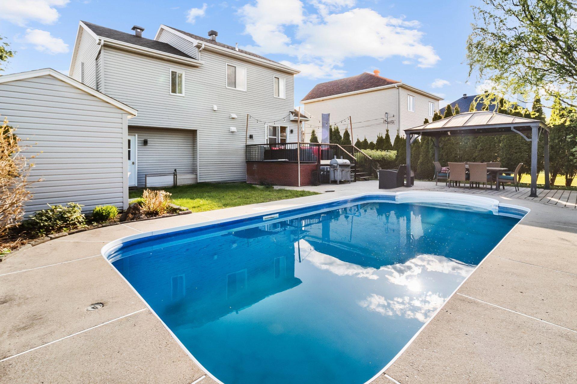 









2043


Rue de Bordeaux

,
Vaudreuil-Dorion,




QC
J7V9P8

