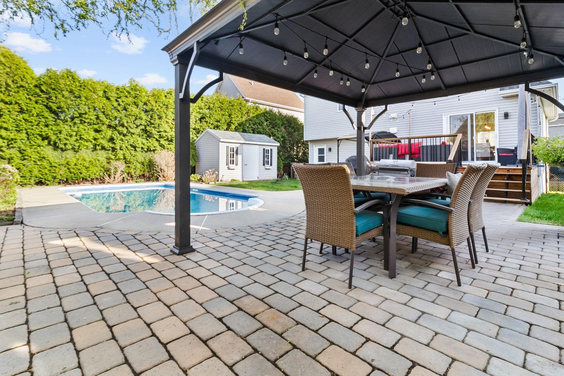 









2043


Rue de Bordeaux

,
Vaudreuil-Dorion,




QC
J7V9P8


