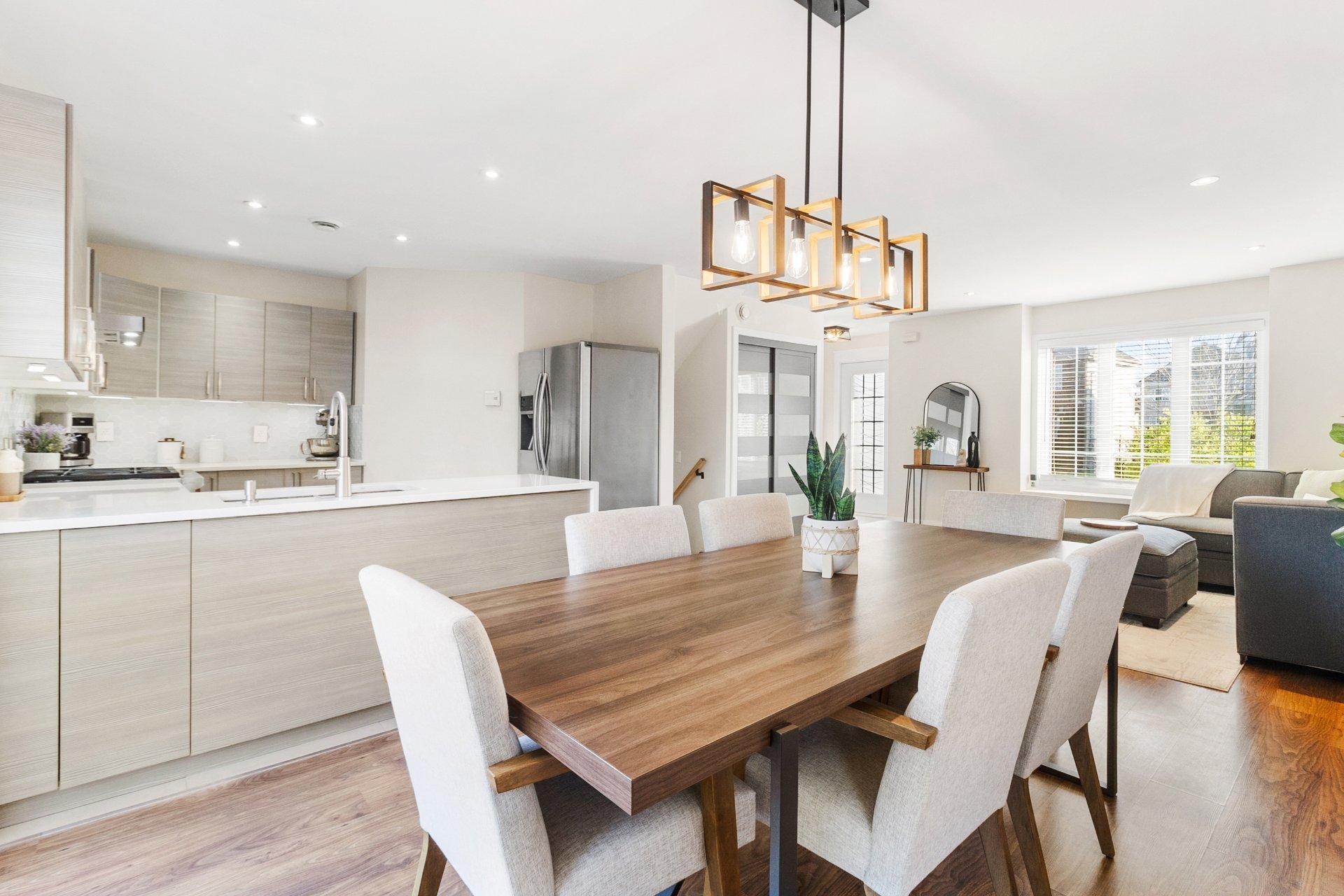 









2043


Rue de Bordeaux

,
Vaudreuil-Dorion,




QC
J7V9P8

