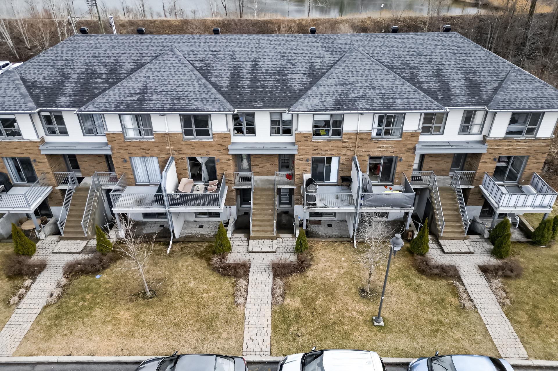 









3183


Rue des Galets

,
Carignan,




QC
J3L0X8

