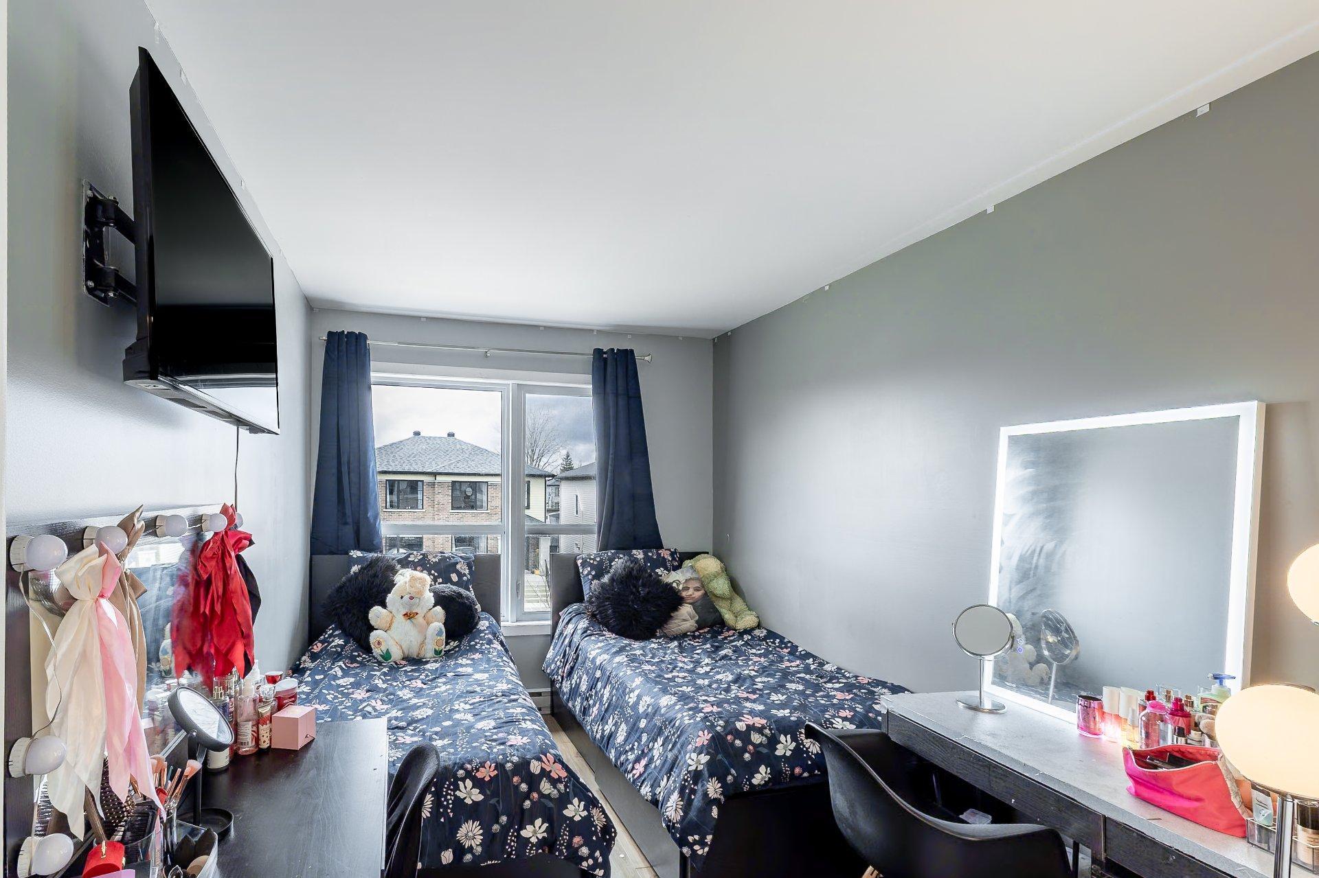 









3183


Rue des Galets

,
Carignan,




QC
J3L0X8

