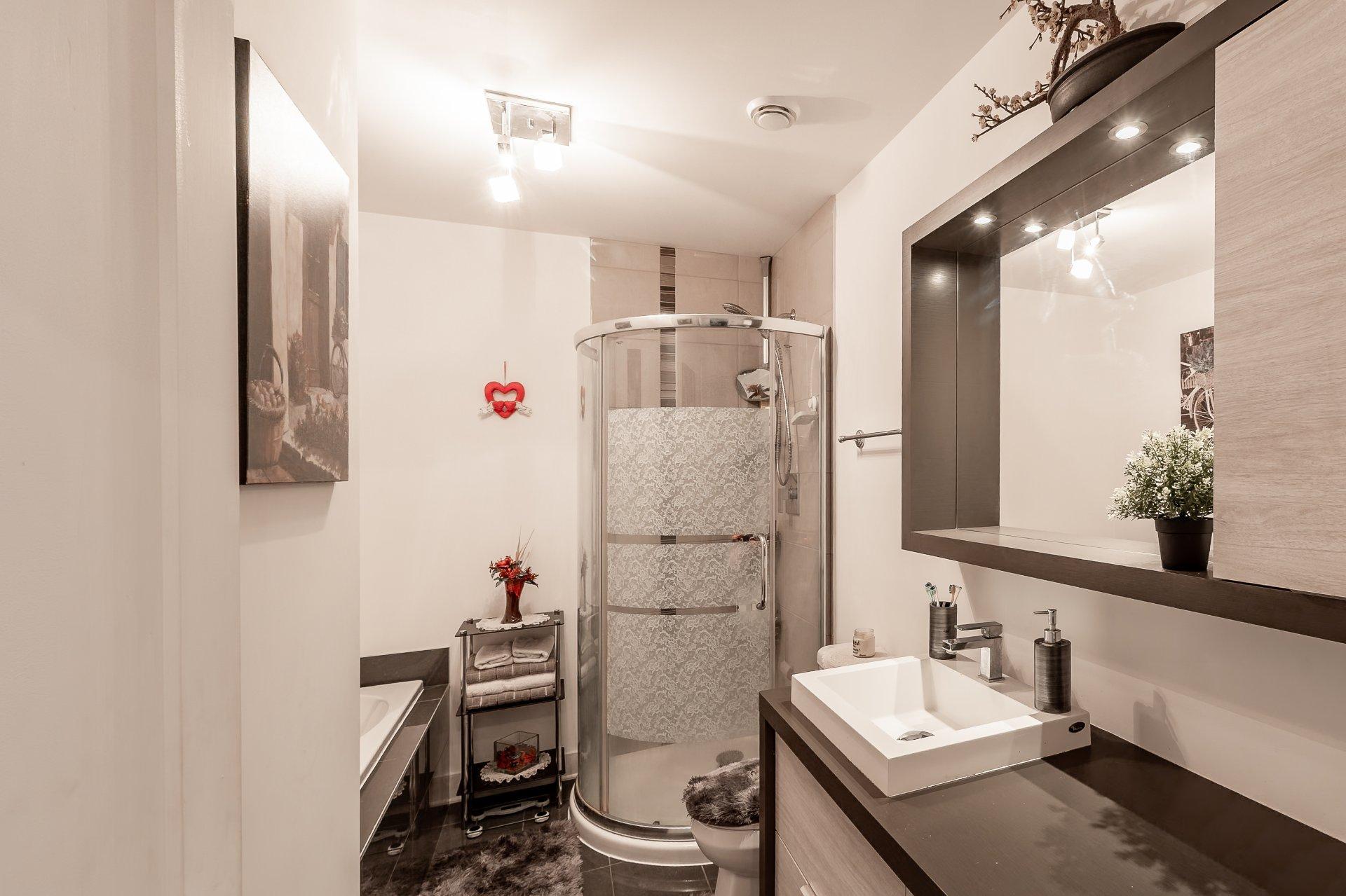 









3183


Rue des Galets

,
Carignan,




QC
J3L0X8


