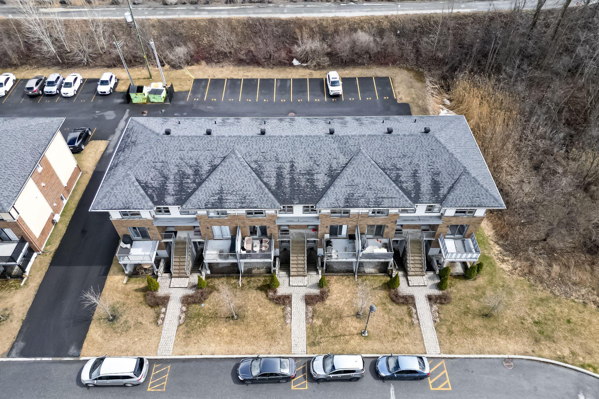 









3183


Rue des Galets

,
Carignan,




QC
J3L0X8

