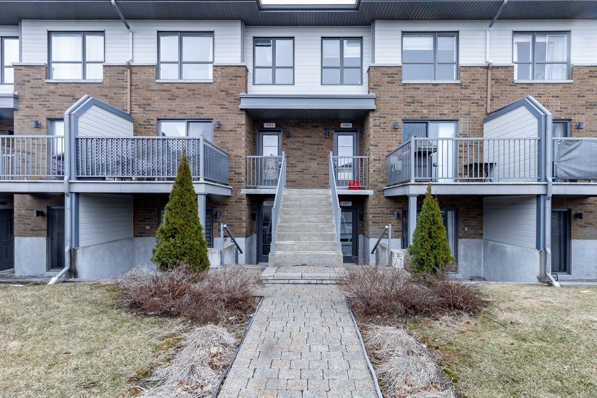 









3183


Rue des Galets

,
Carignan,




QC
J3L0X8

