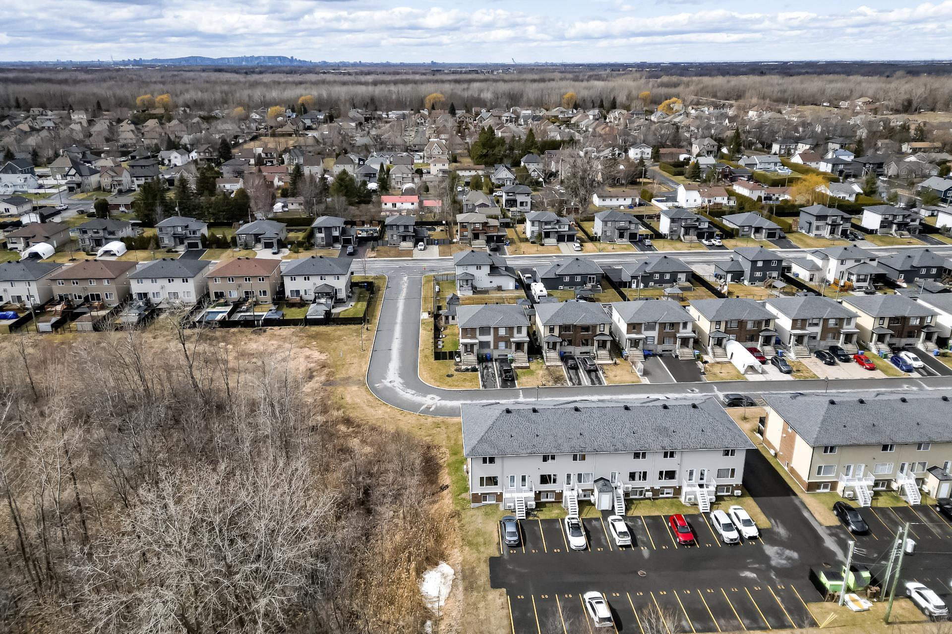 









3183


Rue des Galets

,
Carignan,




QC
J3L0X8

