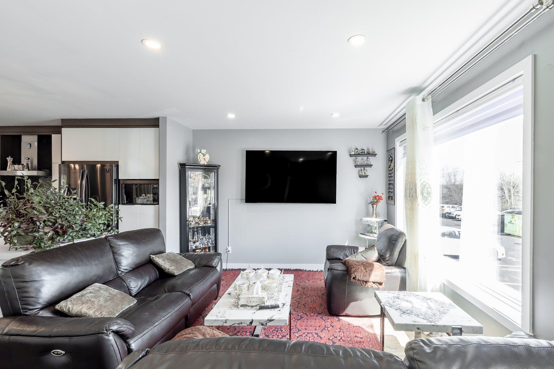 









3183


Rue des Galets

,
Carignan,




QC
J3L0X8


